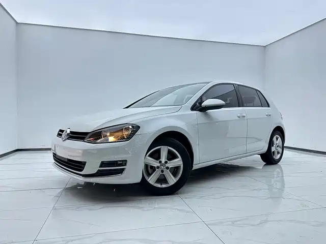 VOLKSWAGEN GOLF 2016