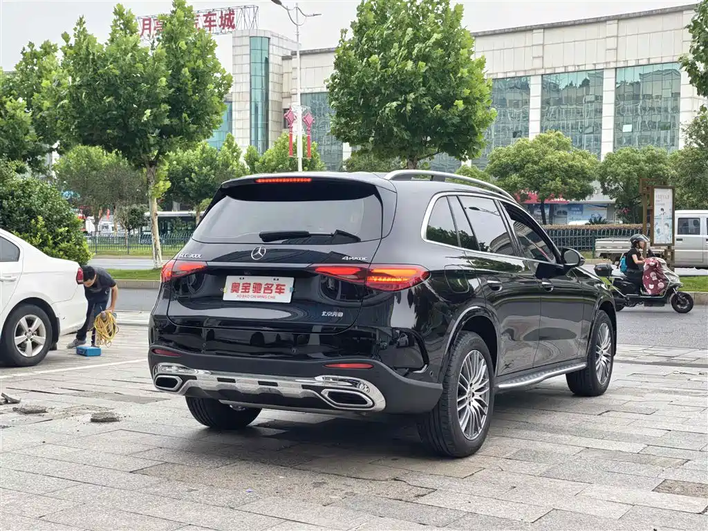Mercedes-Benz GLC 2025 GLC 300 L 4MATIC 5 мест