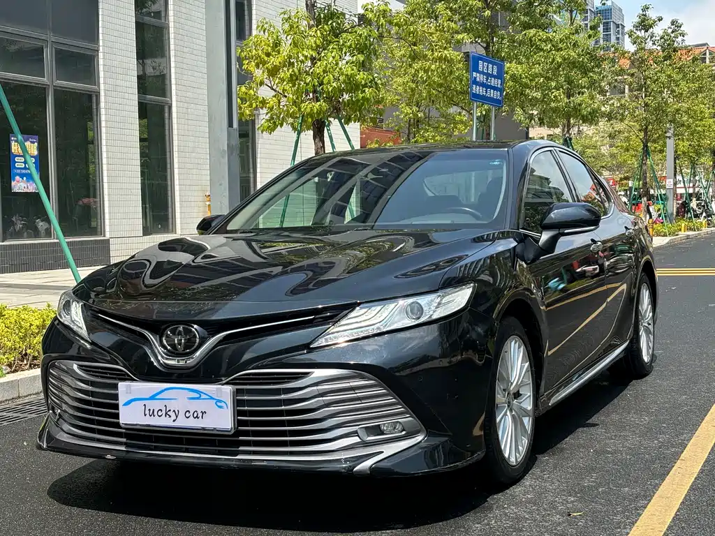 Toyota Camry 2019