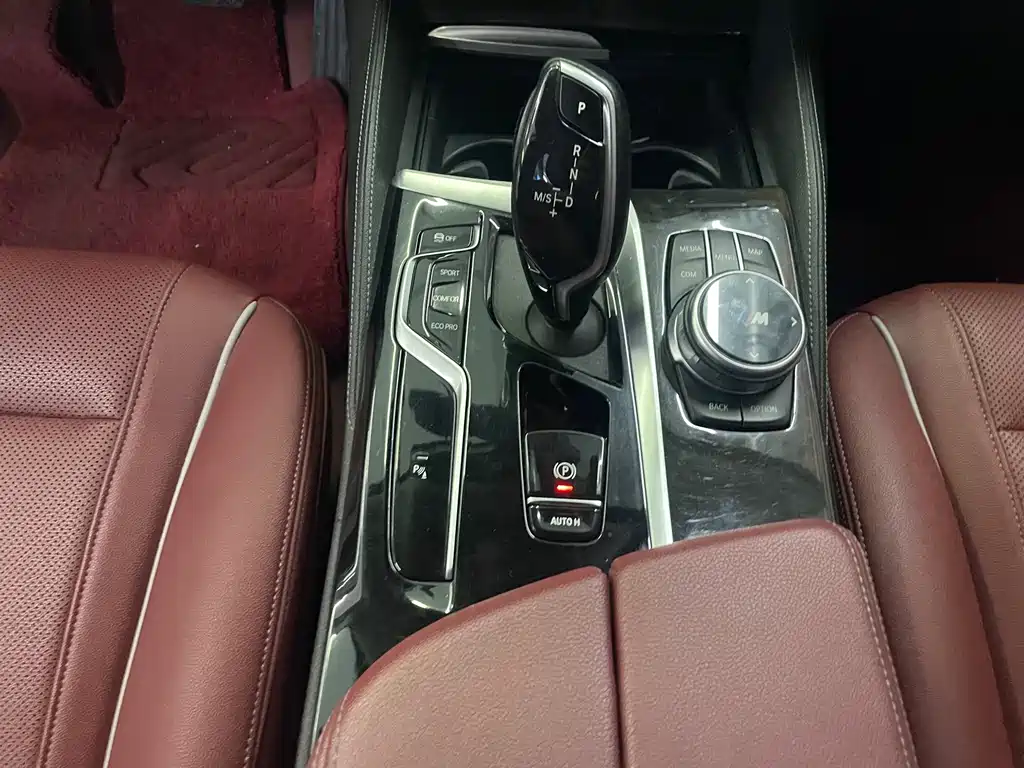 BMW 5 Series — миниатюра 18