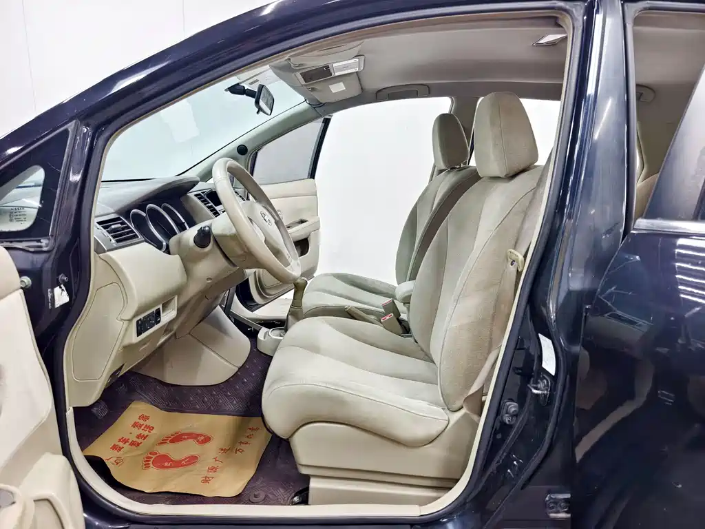 Nissan Tiida 2008 1.6L MT Fashion