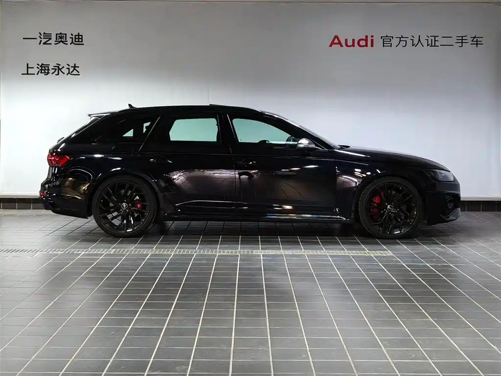 AUDI RS 4
