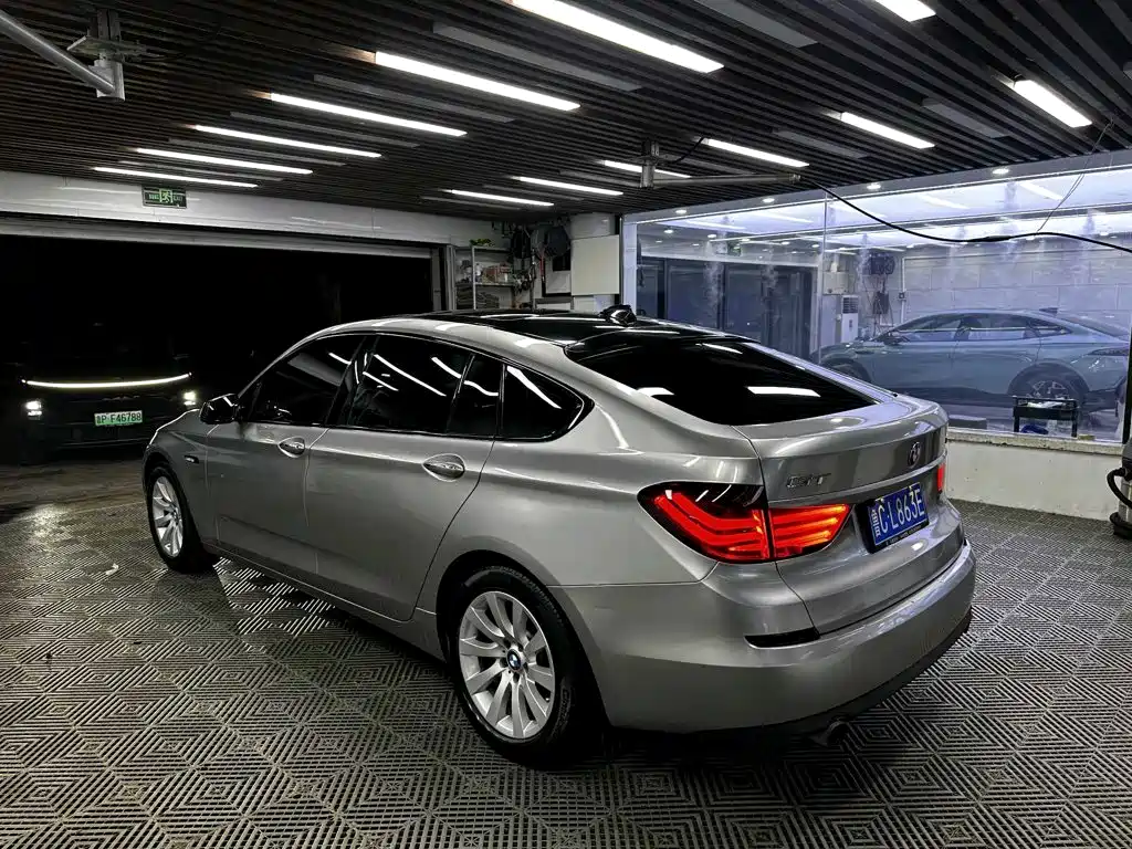 BMW 5 Series GT 5 GT 2010 535i Luxury