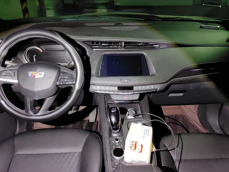 Cadillac XT4 — миниатюра 12