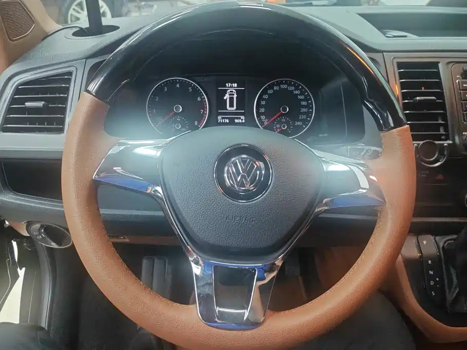Volkswagen Caravelle — миниатюра 15