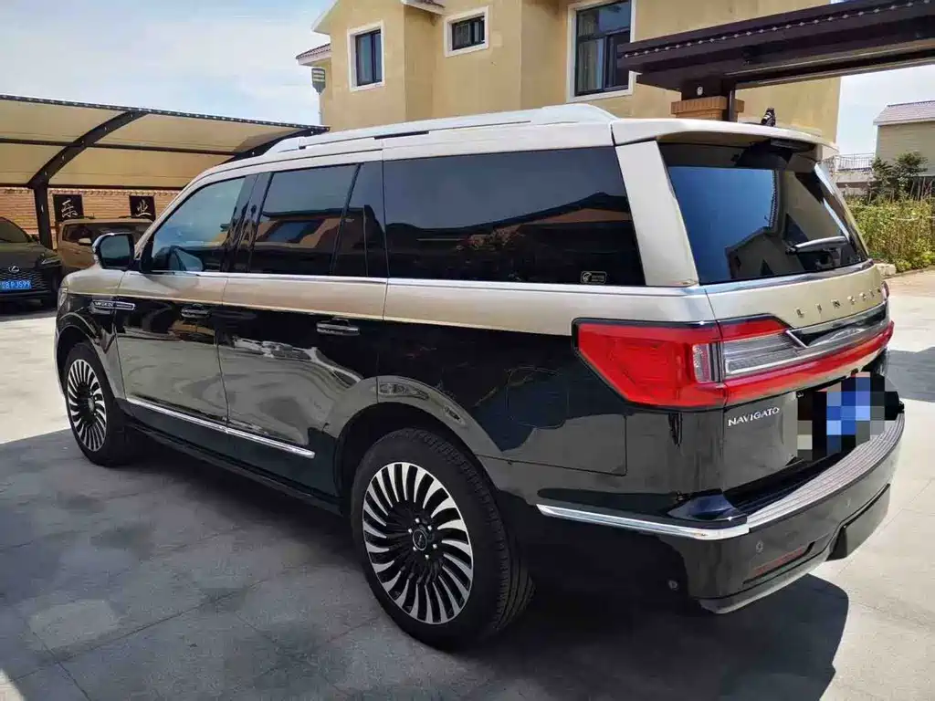 Lincoln Navigator — миниатюра 3