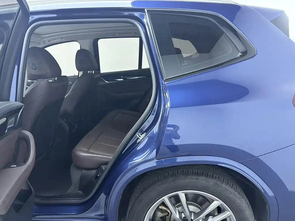 BMW X3 — миниатюра 13