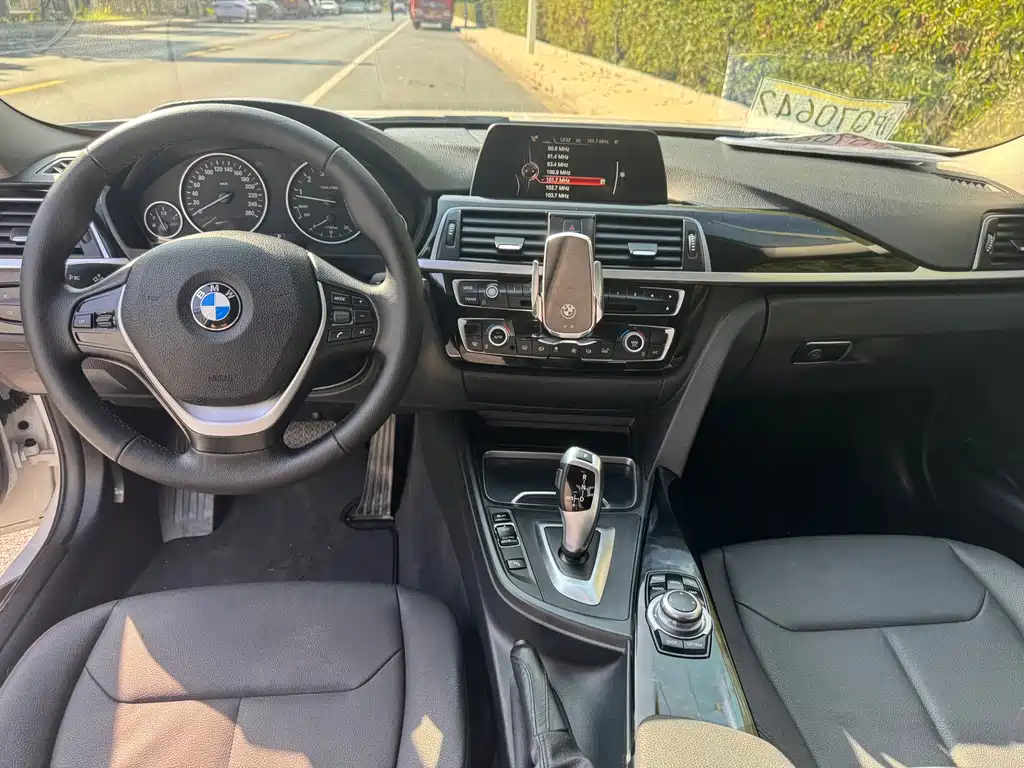 BMW 3 Series — миниатюра 4