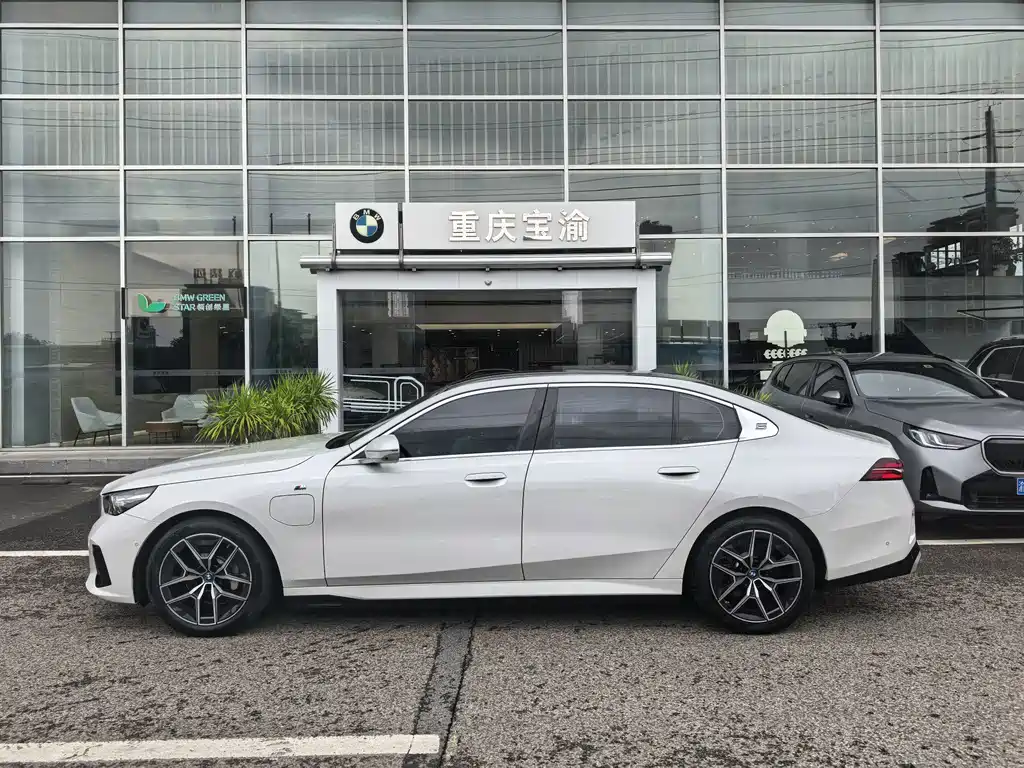 BMW i5 — миниатюра 17