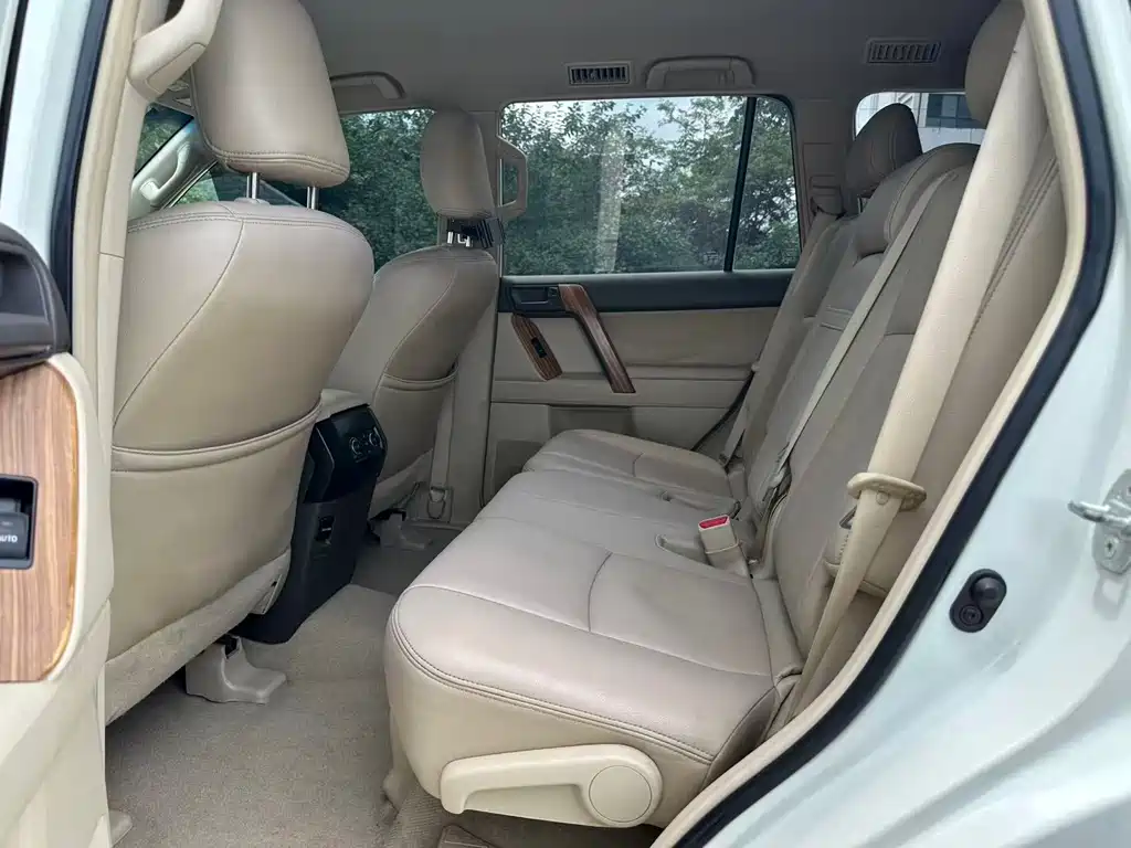 Toyota Prado (Import) — миниатюра 5