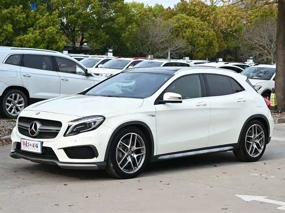 Mercedes-Benz GLA AMG 2016