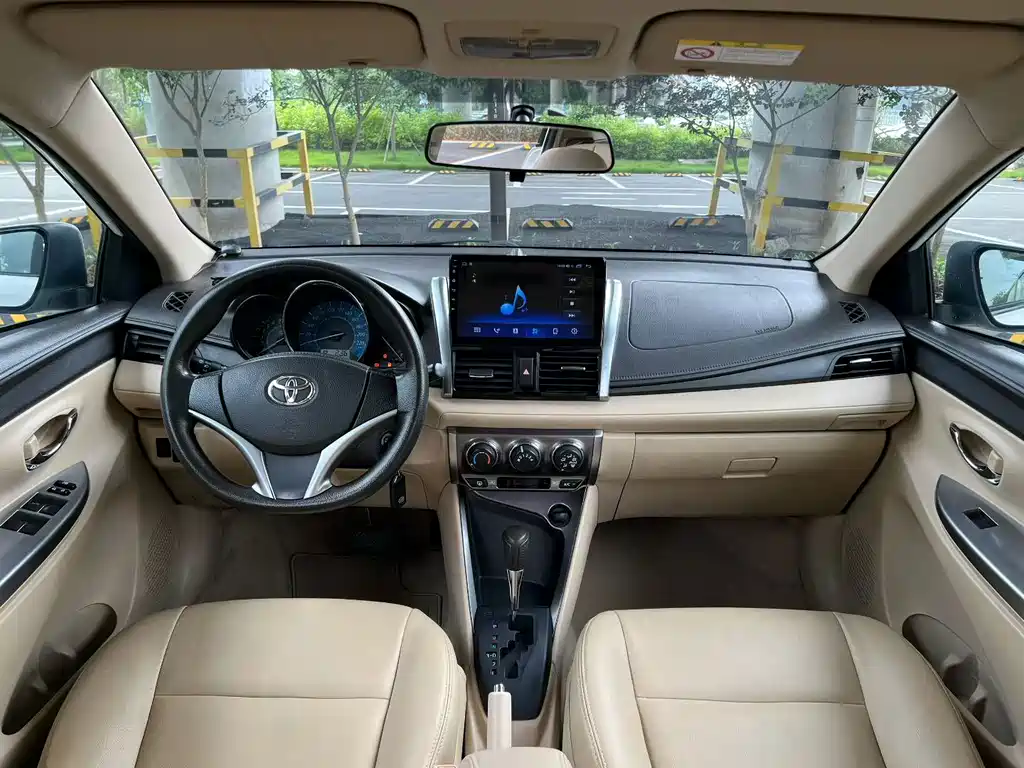 Toyota Yaris L — миниатюра 8