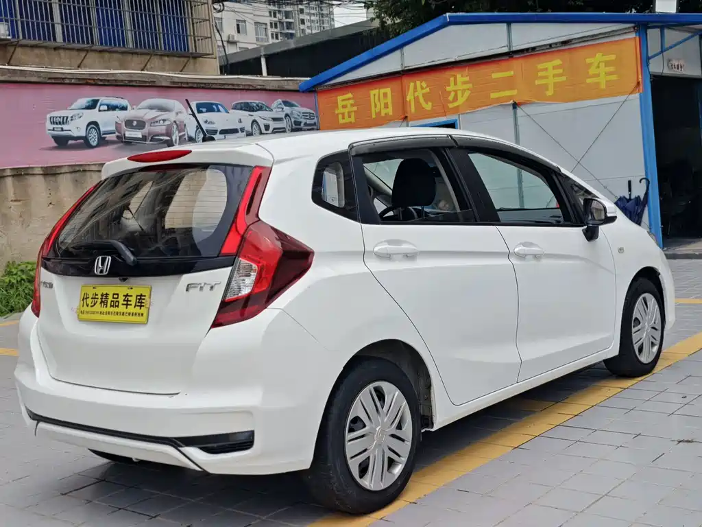 Honda Fit — миниатюра 16