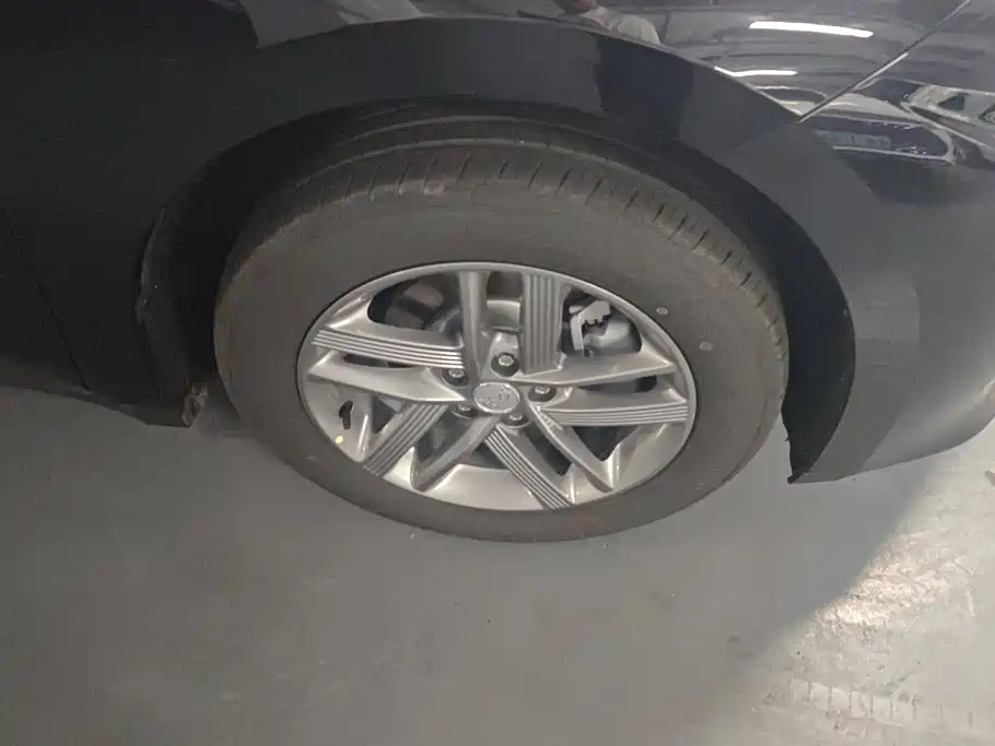 Hongqi E-QM5 2025 500km