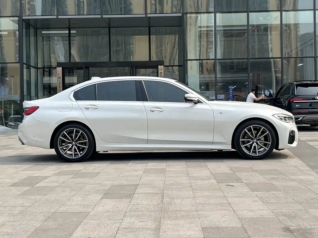 BMW 3 Series — миниатюра 4
