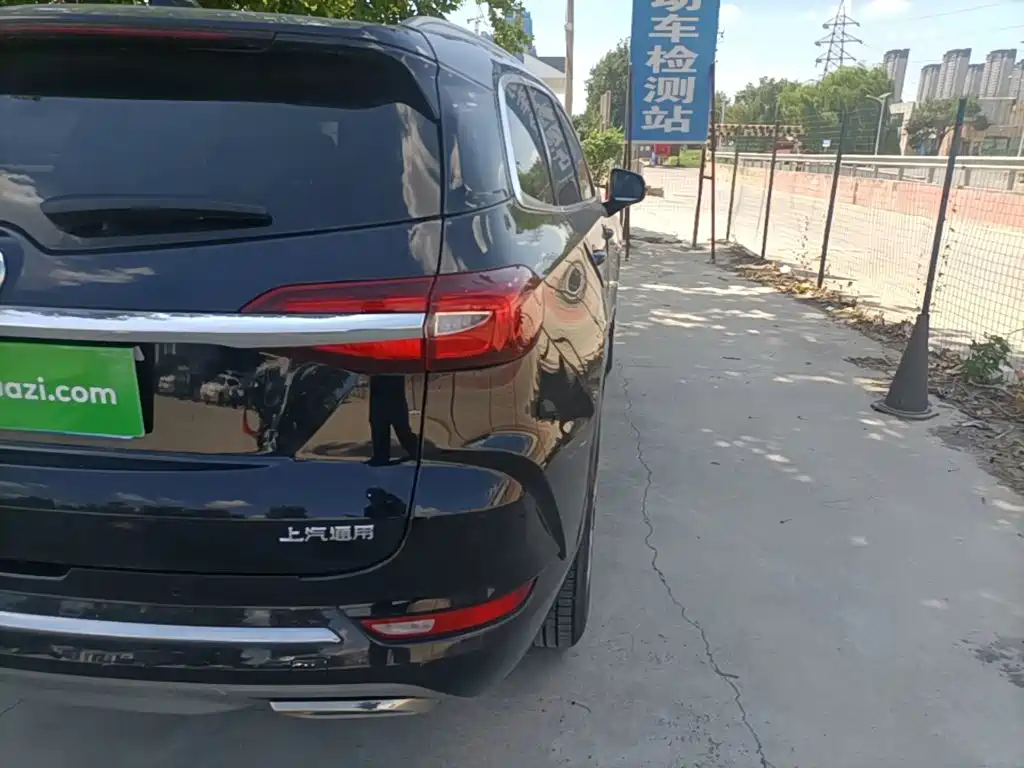Buick Enclave — миниатюра 8