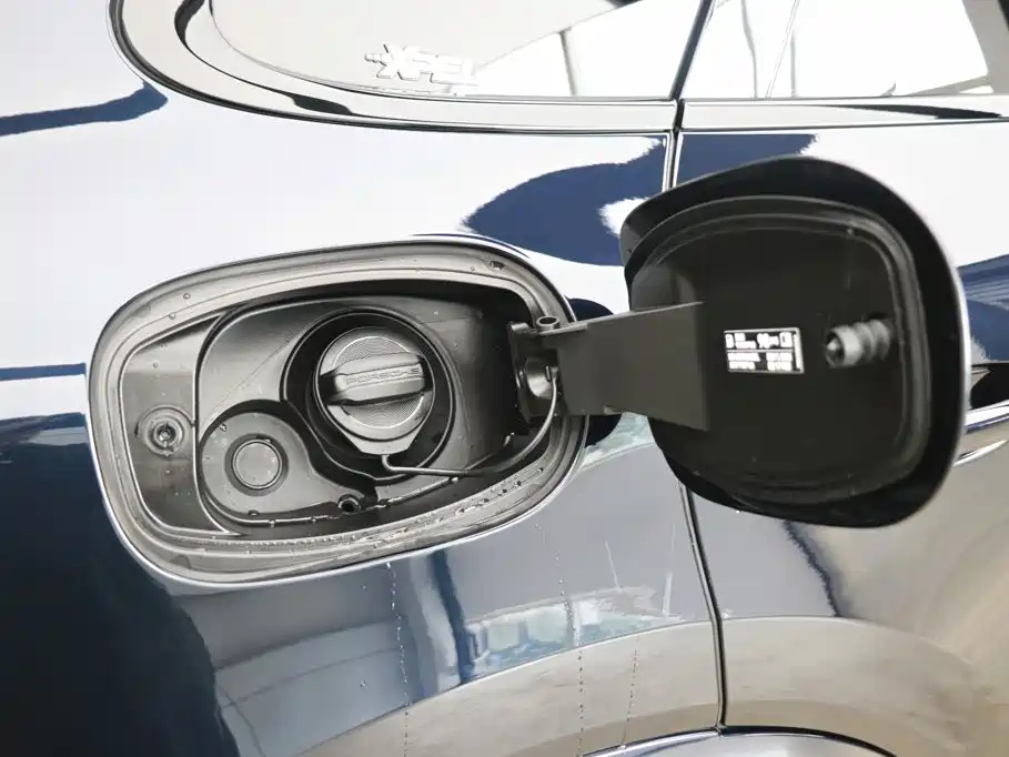 Porsche Cayenne — миниатюра 31