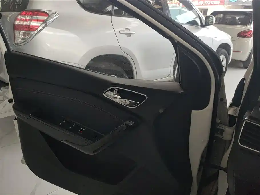 Baojun 310 2016 1.2L MT Luxury