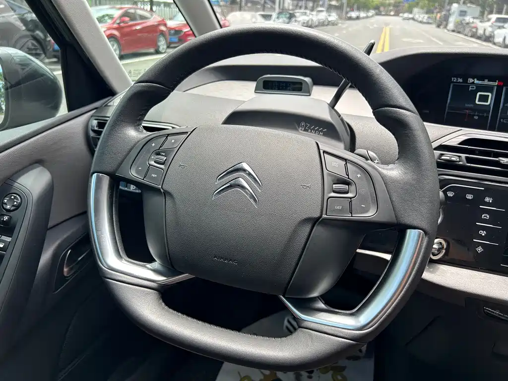 Citroen C4 Picasso — миниатюра 21