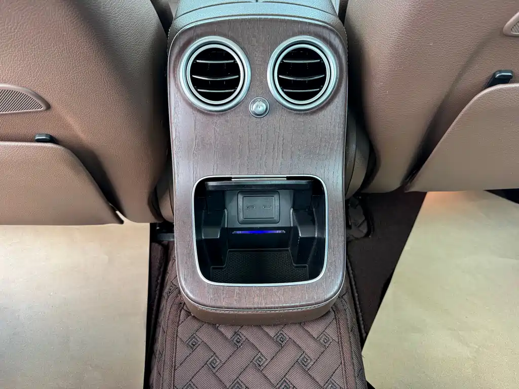 Mercedes-Benz E-Class — миниатюра 15