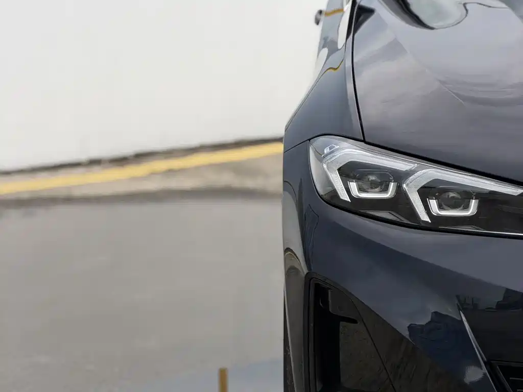 BMW i3 2024 eDrive 35 L