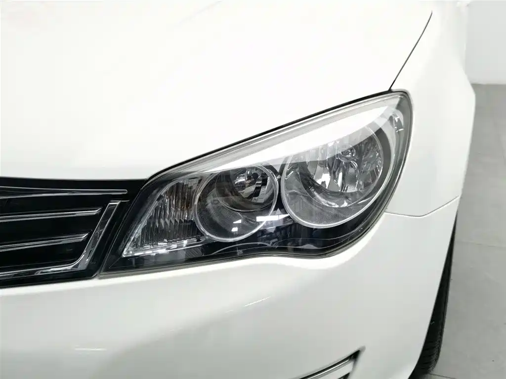 Roewe 350 2015 1.5L MT Luxury