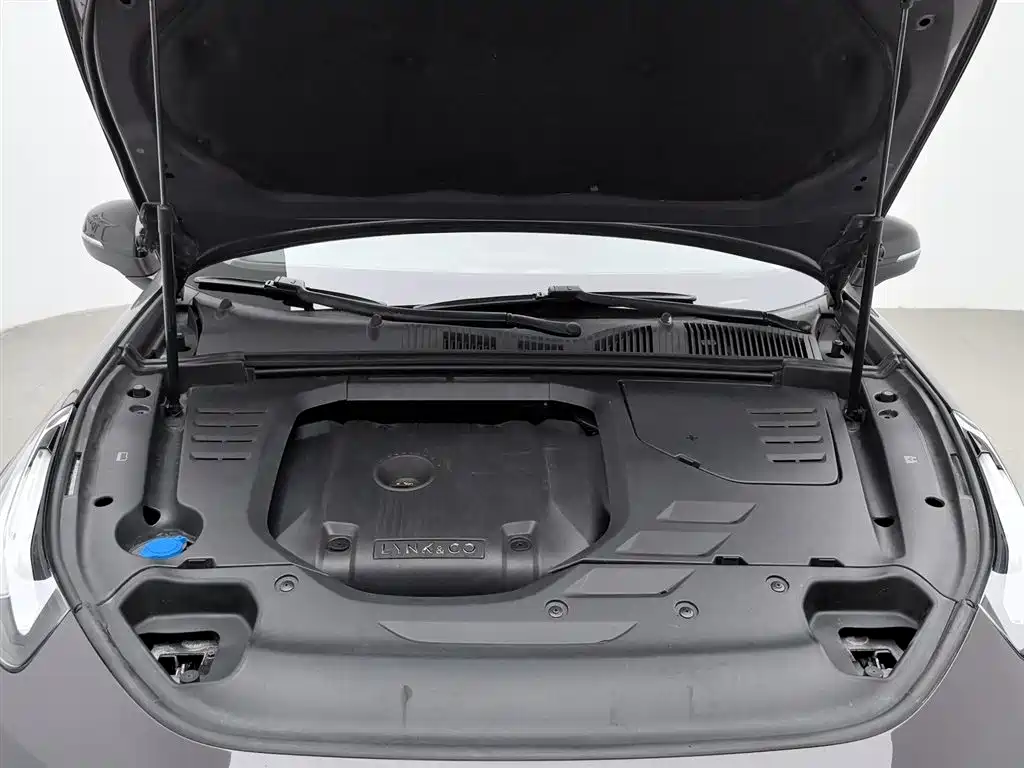 Lynk & Co 02 2019 2.0T AT Pro VI