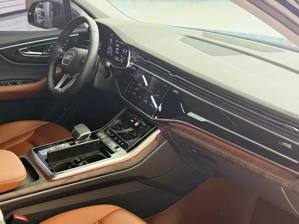 Audi Q7 — миниатюра 10