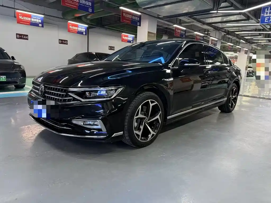 2023 Volkswagen Passat - zdjęcie 1 z 15