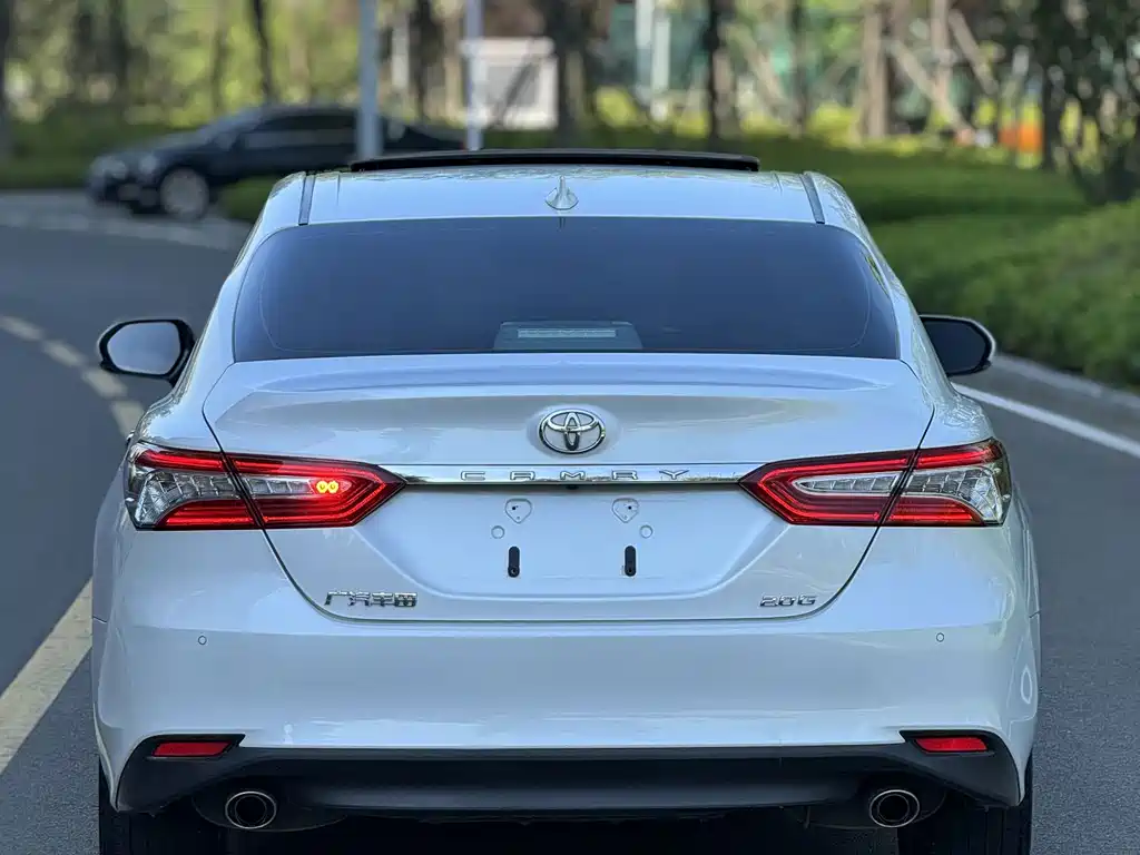 Toyota Camry — миниатюра 21