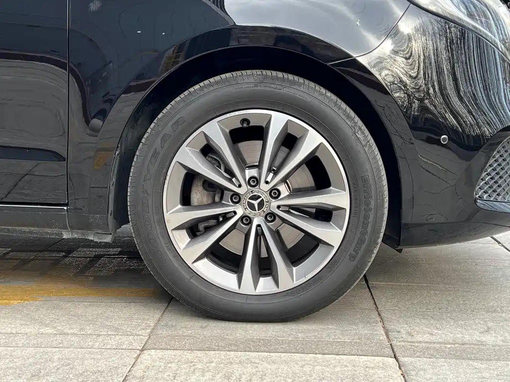 MERCEDES-BENZ V CLASS