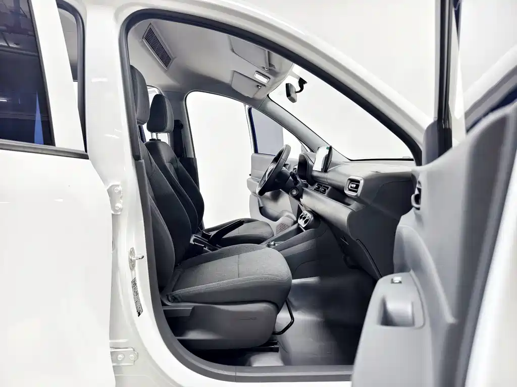 Wuling Hongguang EV — миниатюра 13