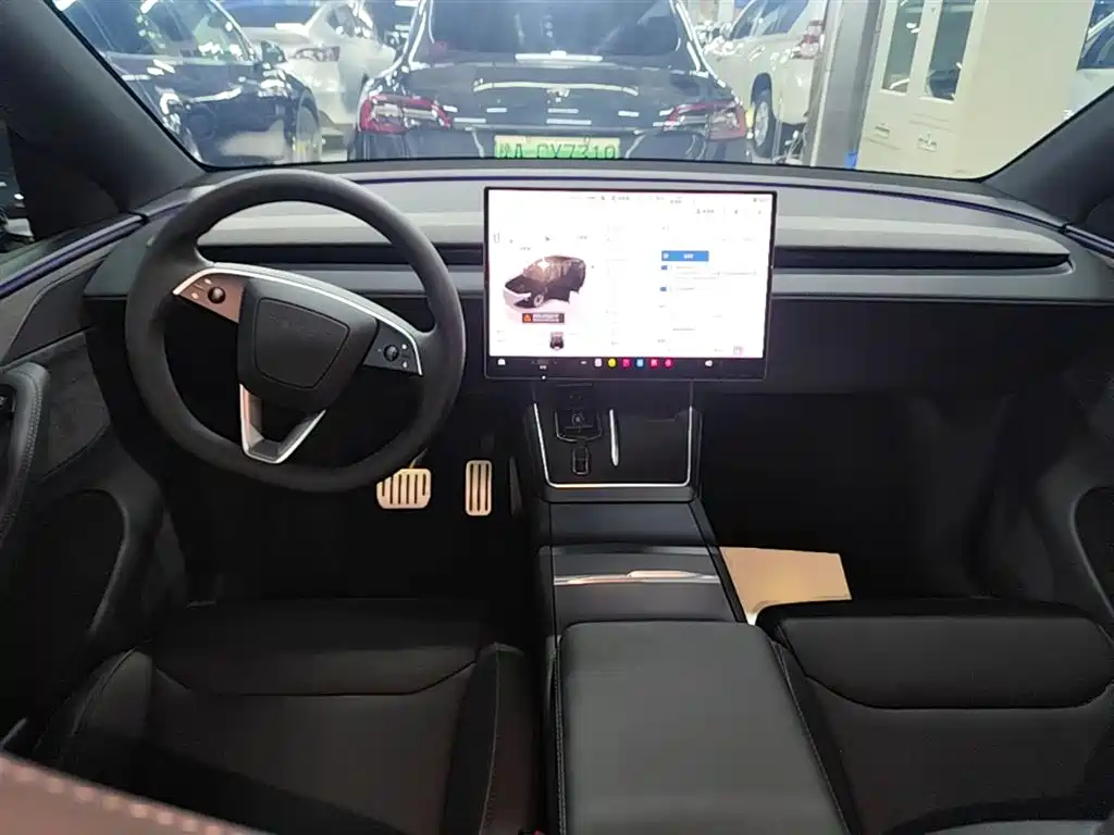 Tesla Model Y L