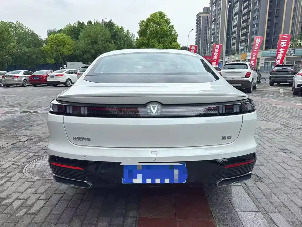 Changan Eado — миниатюра 5