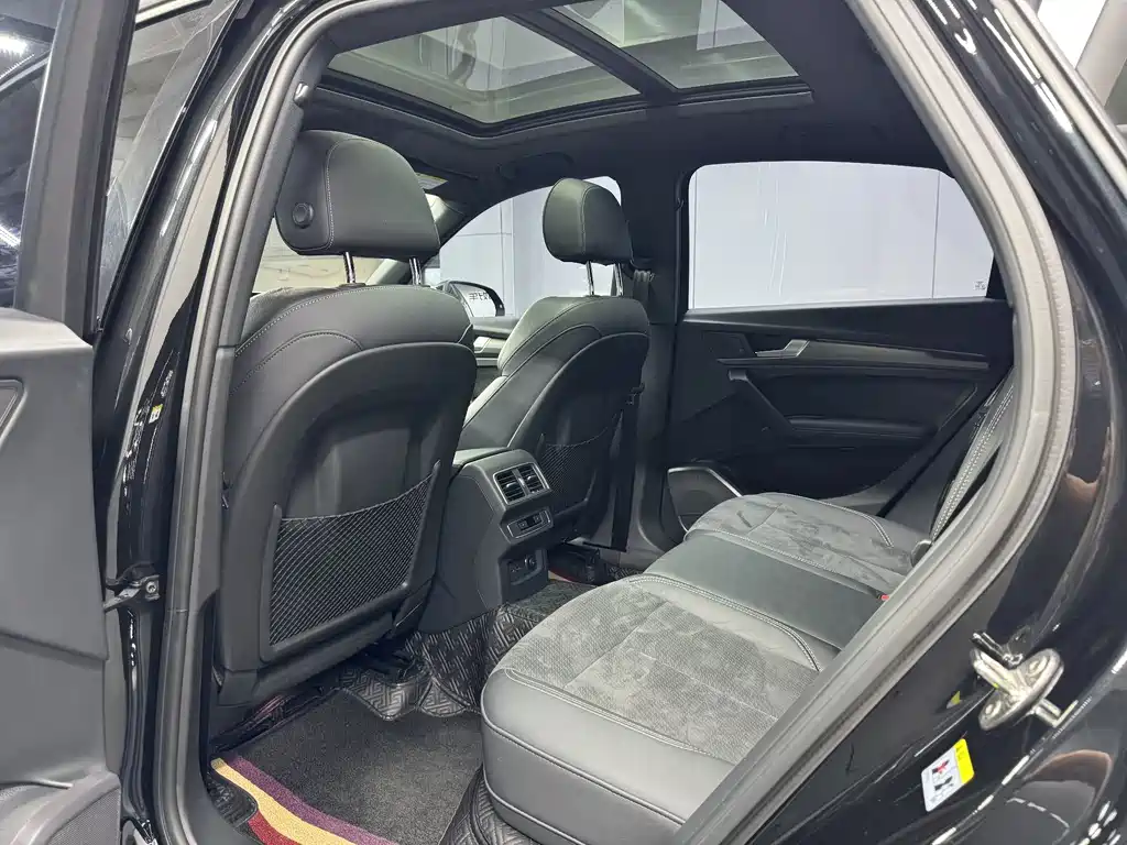 Audi Q5L Sportback — миниатюра 14