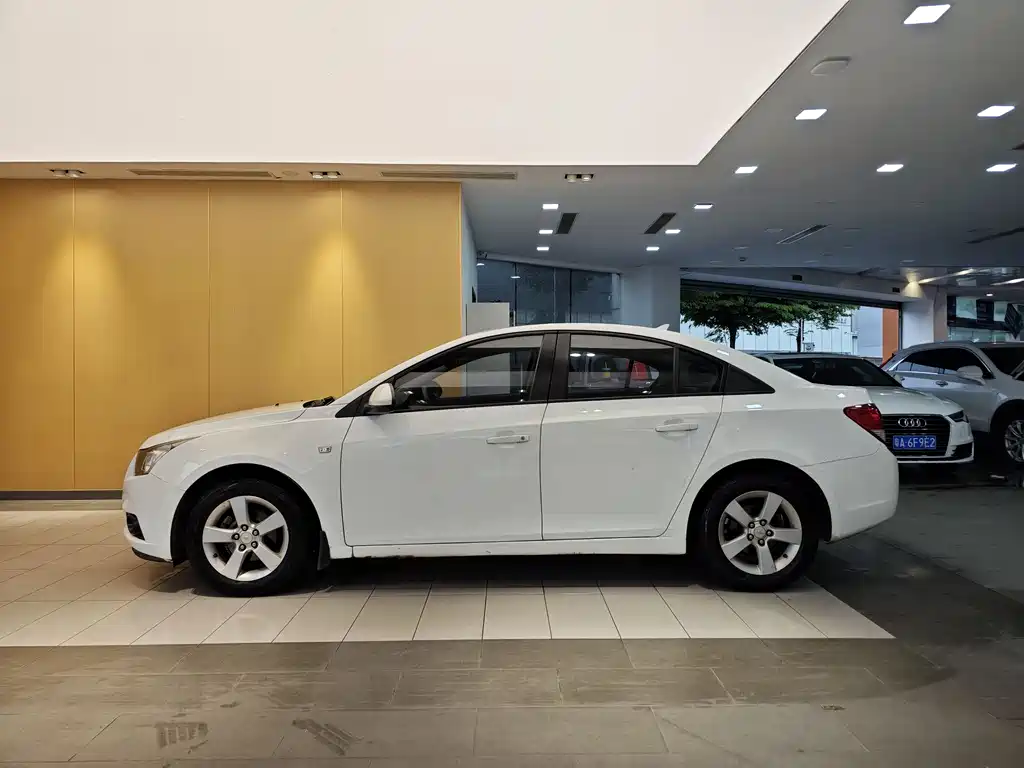Chevrolet Cruze 2013 1.8L SE AT