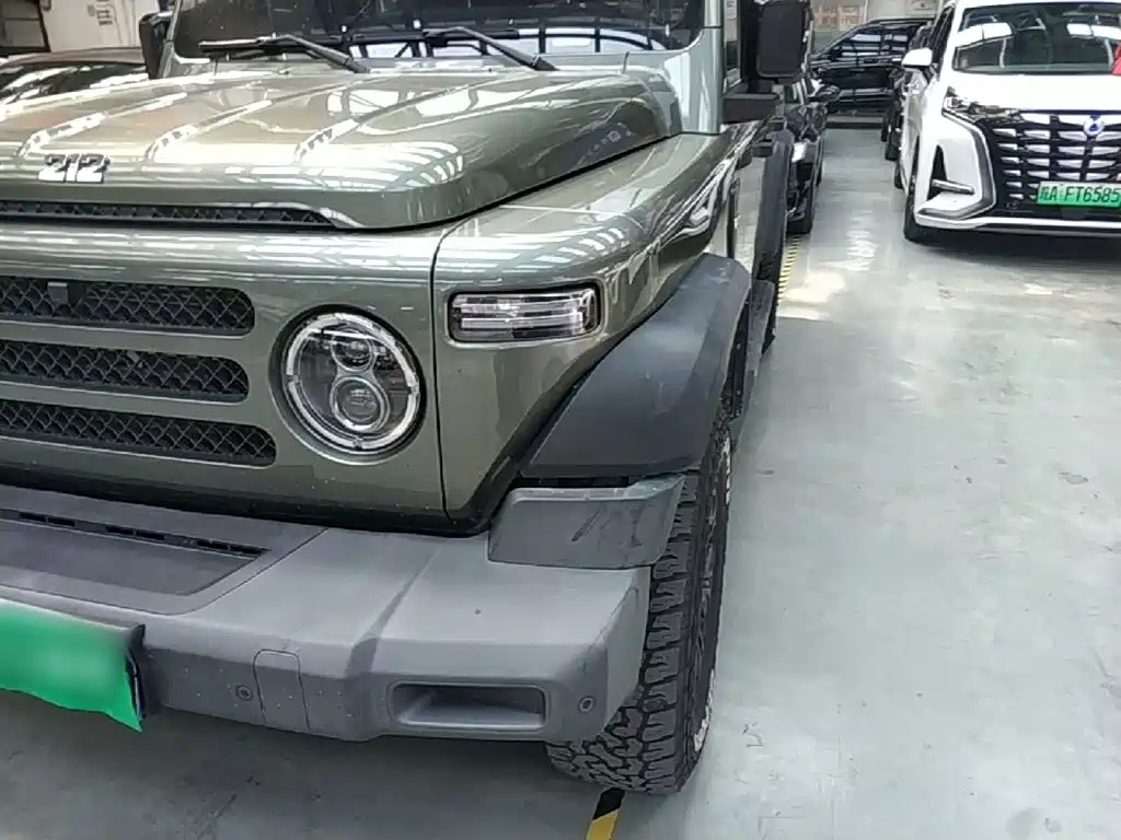 212 212 T01 — миниатюра 24