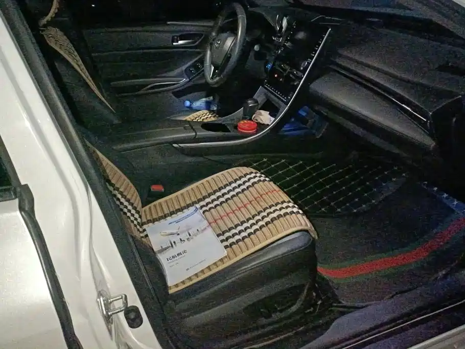 Toyota Avalon — миниатюра 8