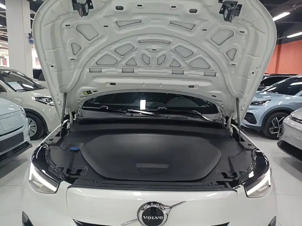 Volvo XC40 NEV — миниатюра 20