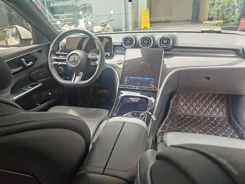 Mercedes-Benz C-Class — миниатюра 4