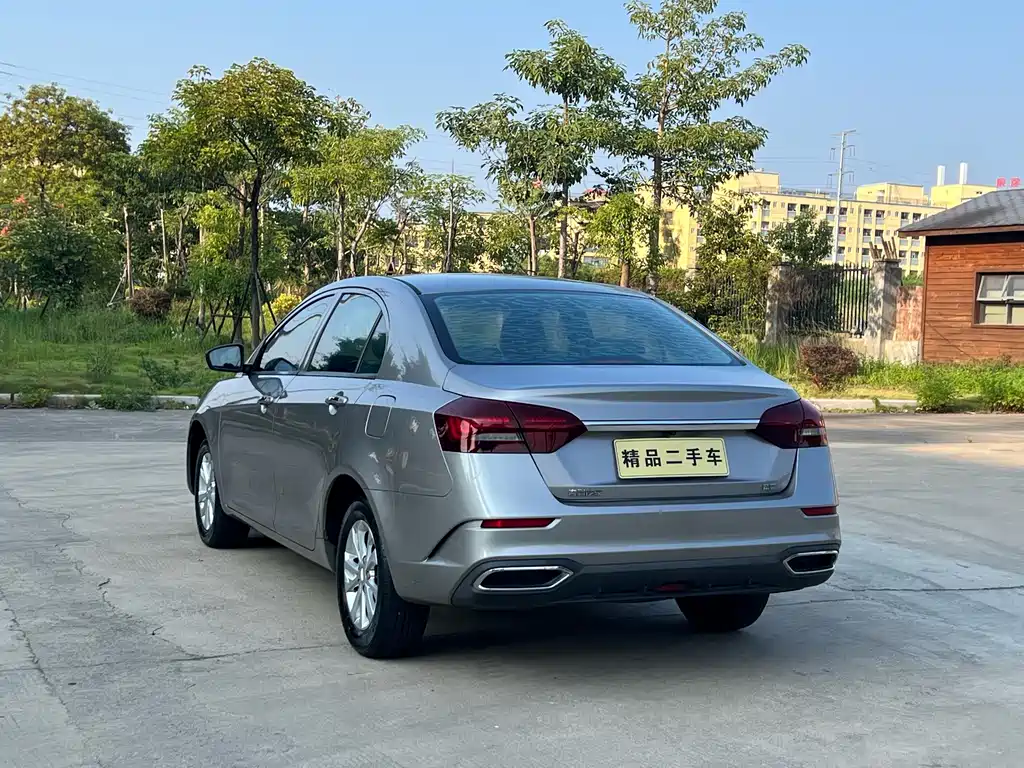 Geely Emgrand — миниатюра 9