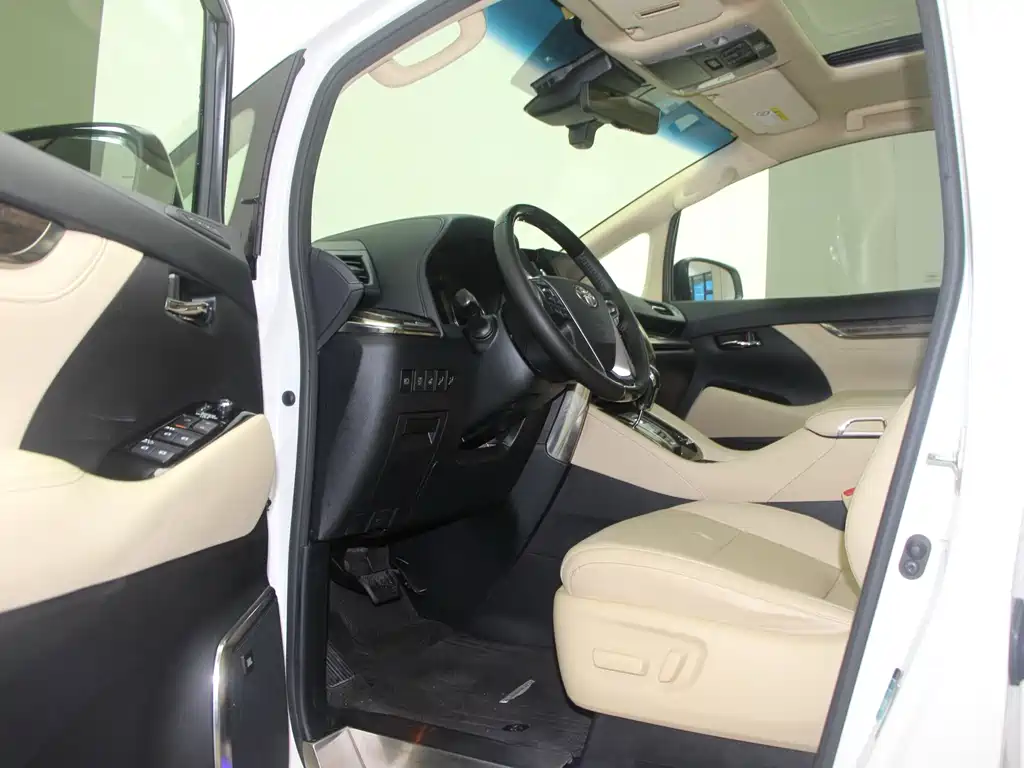 Toyota Alphard 2020 2.5L Luxury