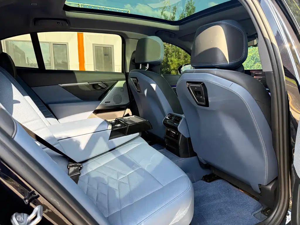 BMW i5 — миниатюра 11
