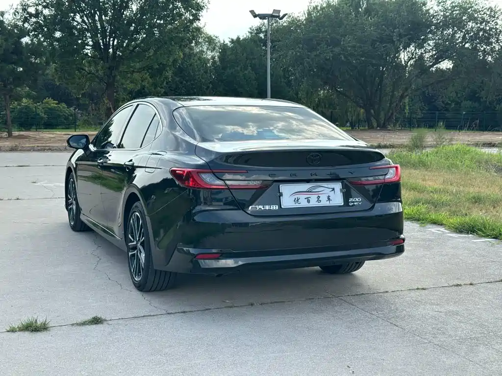 Toyota Camry — миниатюра 4