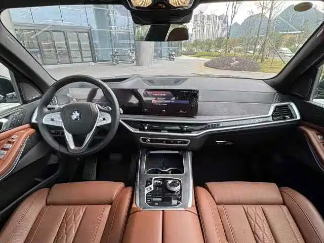 BMW X7 — миниатюра 13