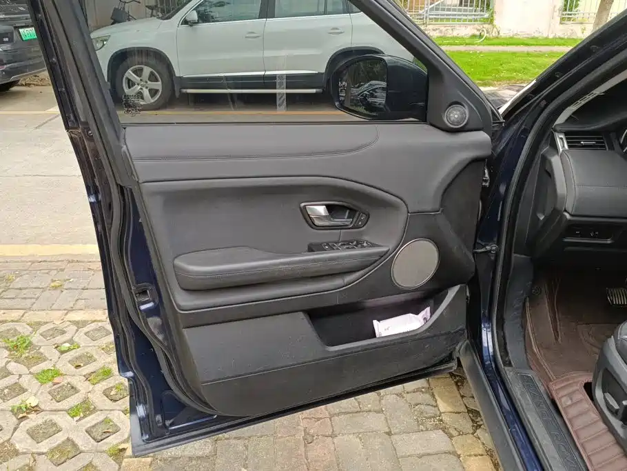 Land Rover Evoque — миниатюра 7