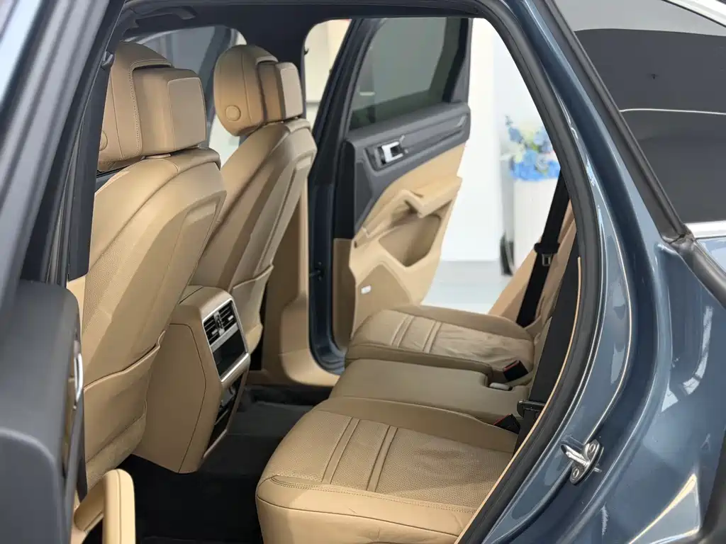 Porsche Cayenne — миниатюра 11