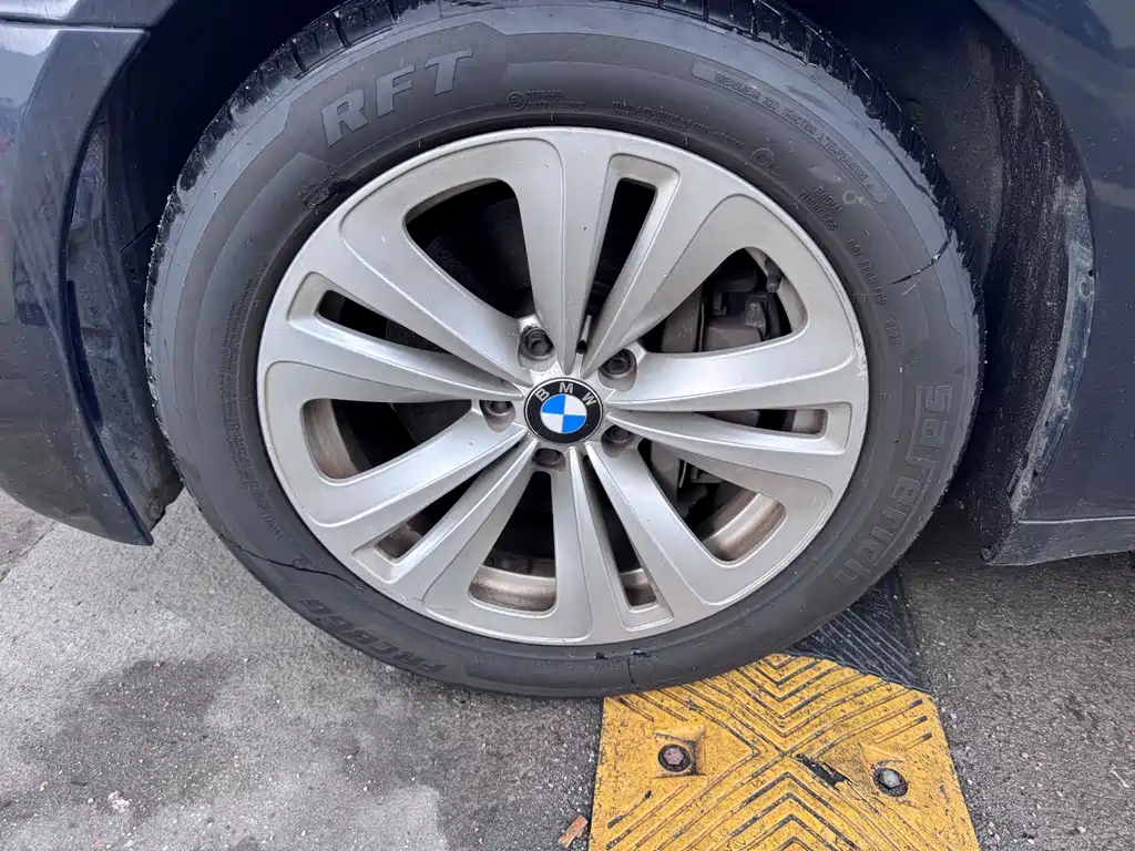 BMW 7 Series 7 2013 730Li Lead