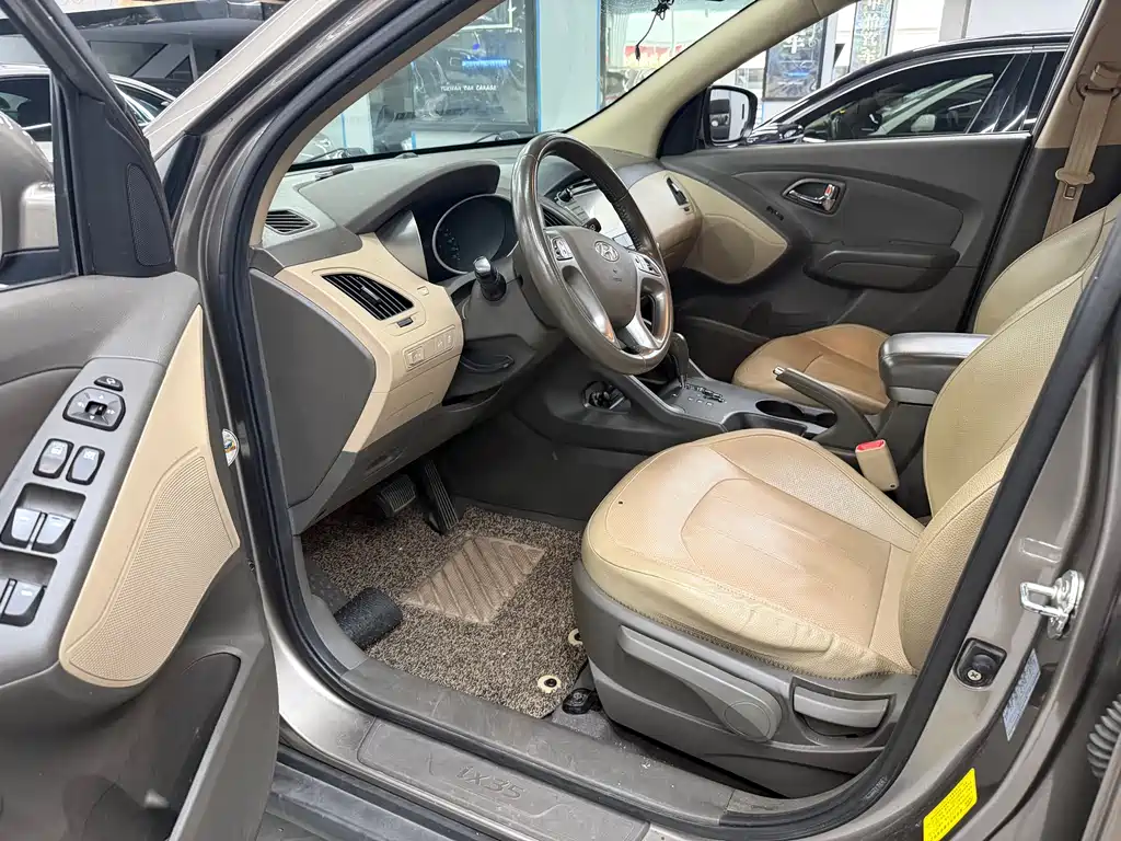Hyundai BAIC Hyundai ix35 ix35 2013 2.0L AT GLS IV