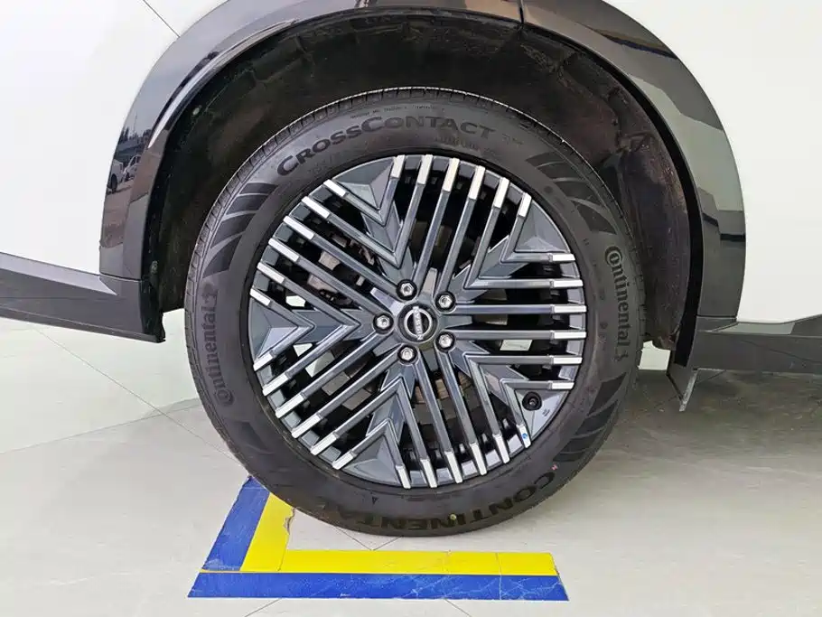 Nissan Teramont — миниатюра 6